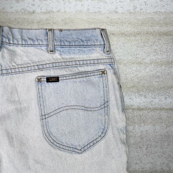 Vintage 90s Lee Jean Shorts 34x11 Relaxed Fit Light Wash Denim Jorts 11" Inseam - Picture 3 of 4
